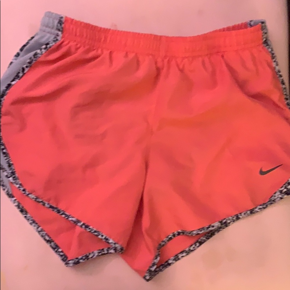 girls pink nike athletic shorts✨✨